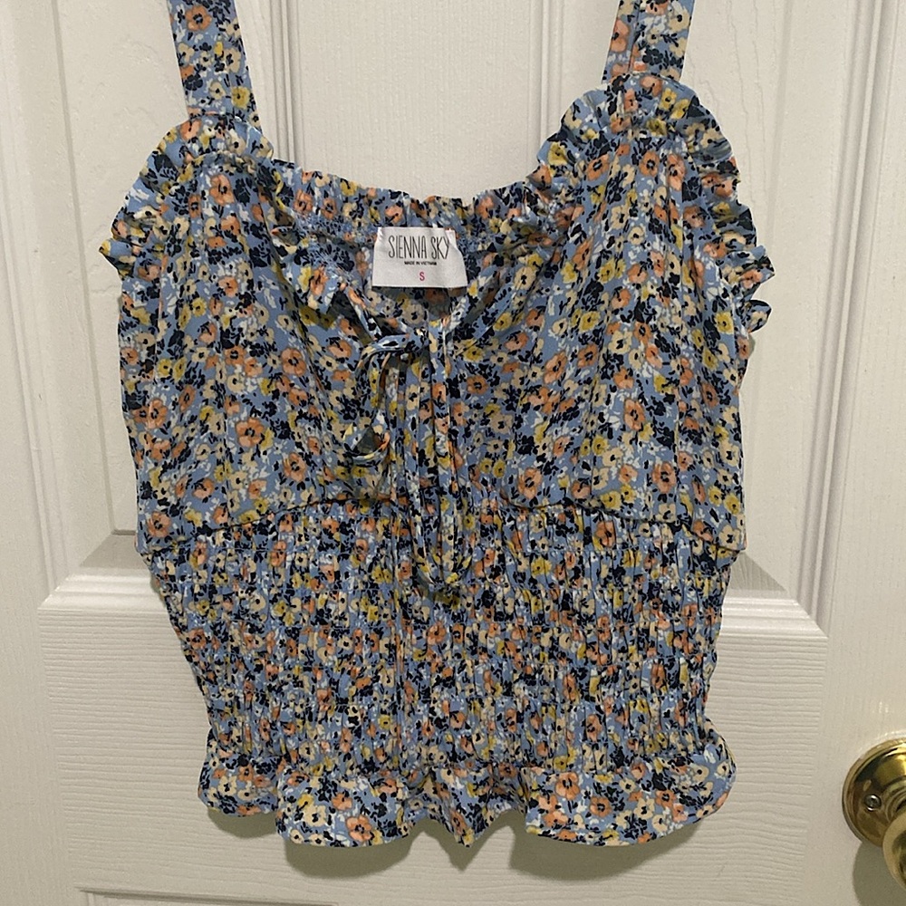 Floral Sienna Sky tank top NWOT